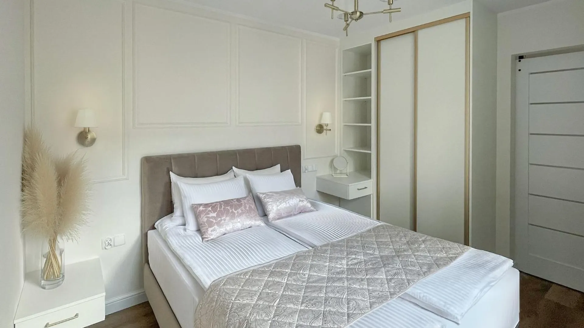Feel Like At Home Krakow Apartment